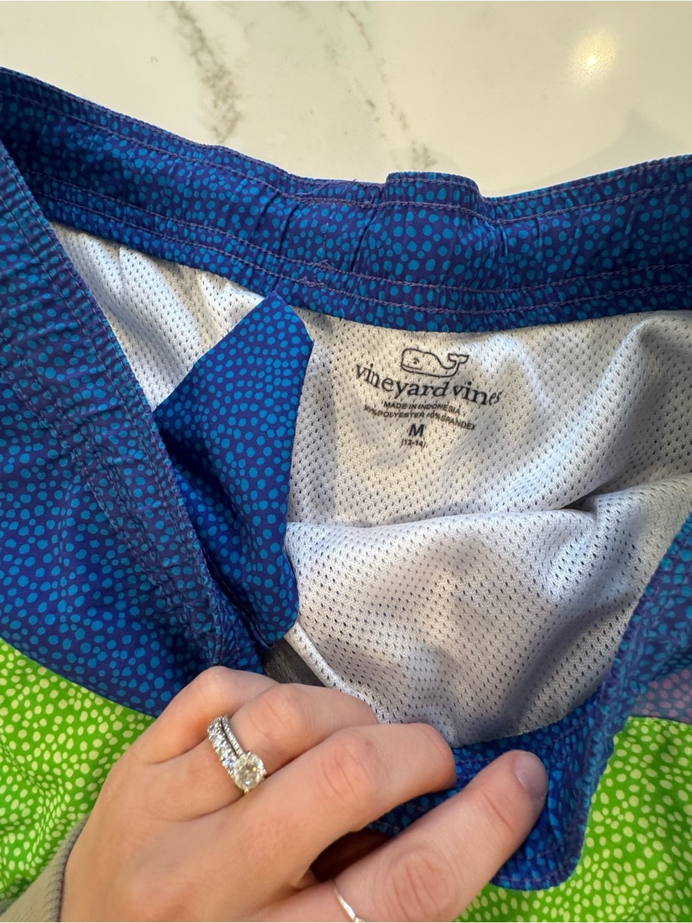 Vineyard Vines Swim Trunks Size Medium - Picture 2 of 3